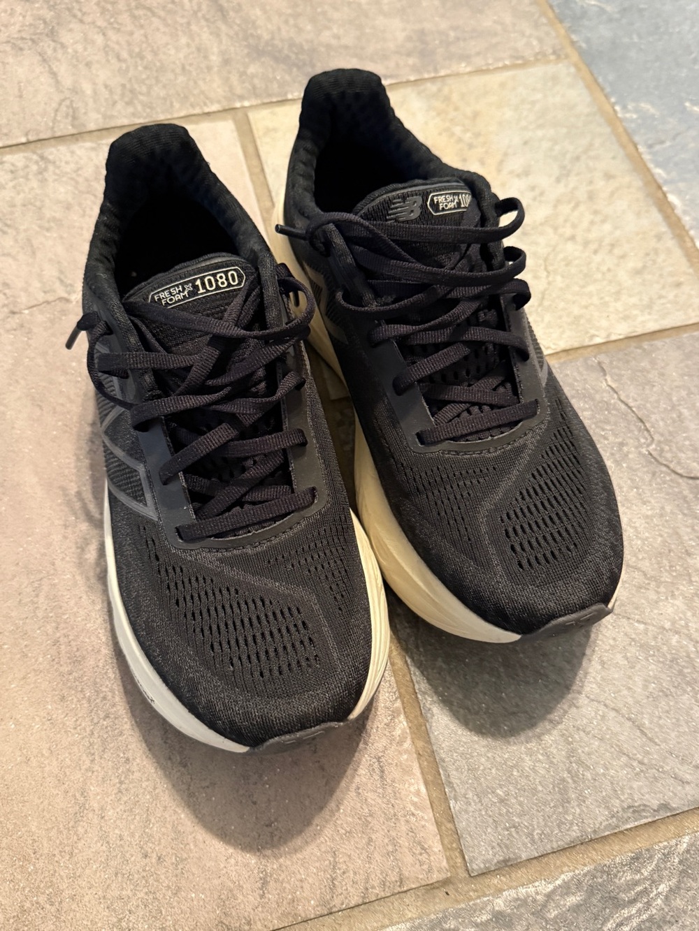 New Balance Women’s Fresh Foam 1080 Running Shoes - Black size 7. Like new